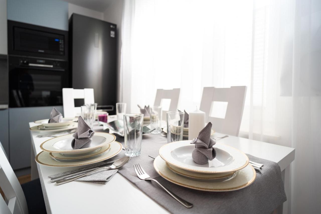Apartament Zielony Przyladek Brwinow エクステリア 写真