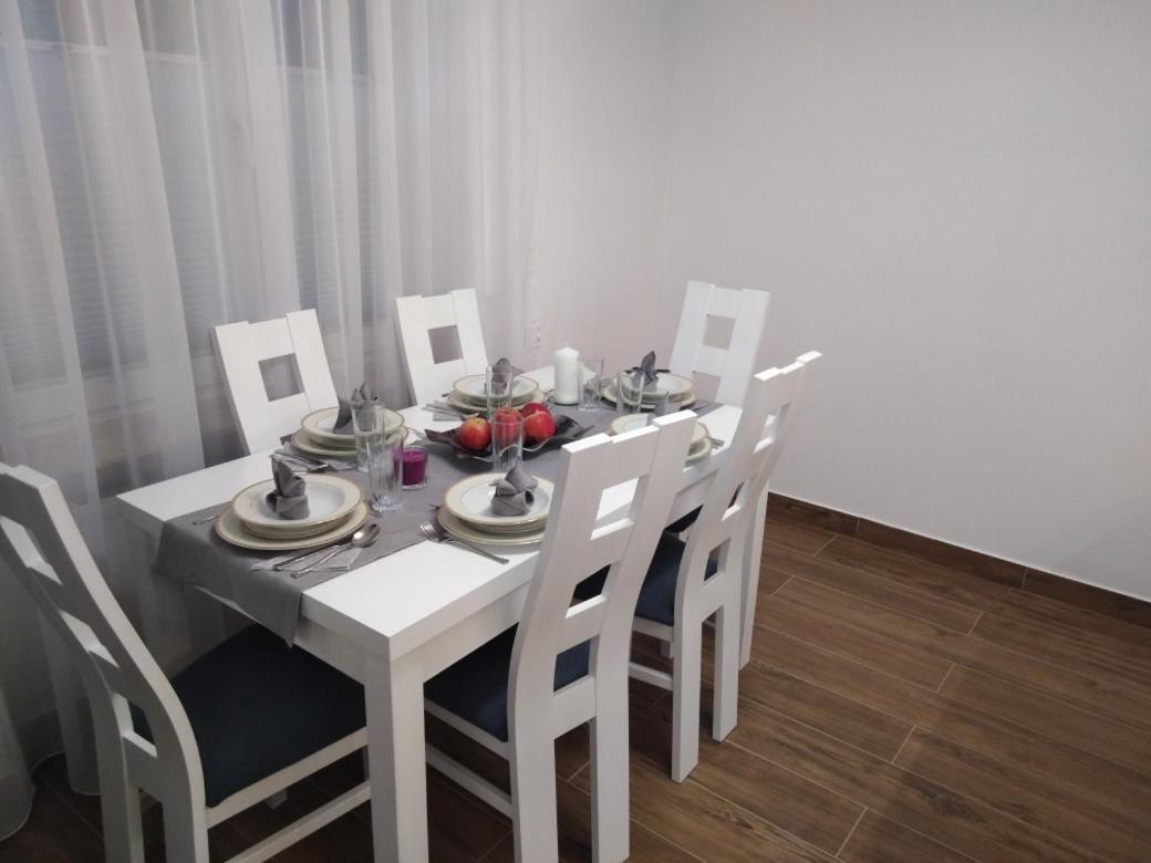 Apartament Zielony Przyladek Brwinow エクステリア 写真