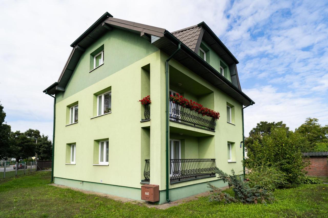 Apartament Zielony Przyladek Brwinow エクステリア 写真